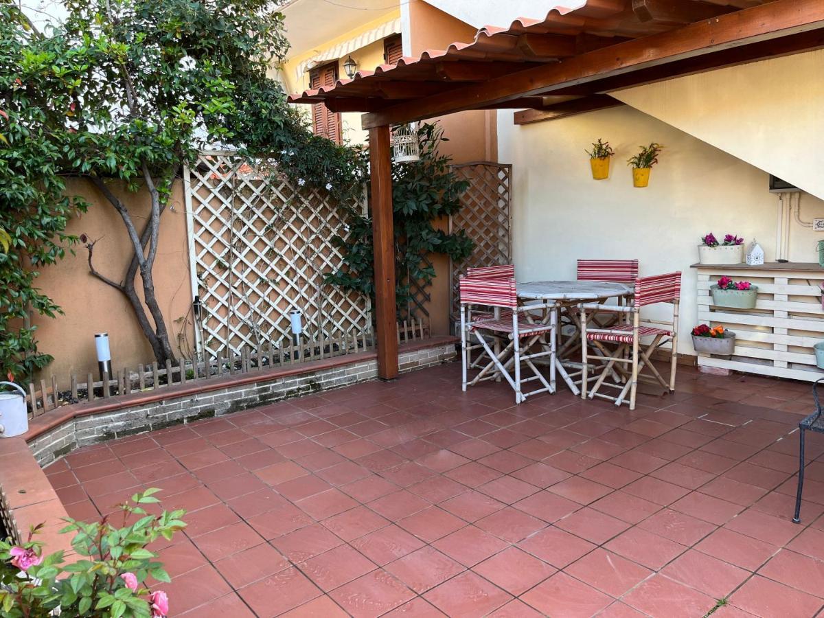Charlotte Apartment - For Family And Groups Porto Torres Esterno foto