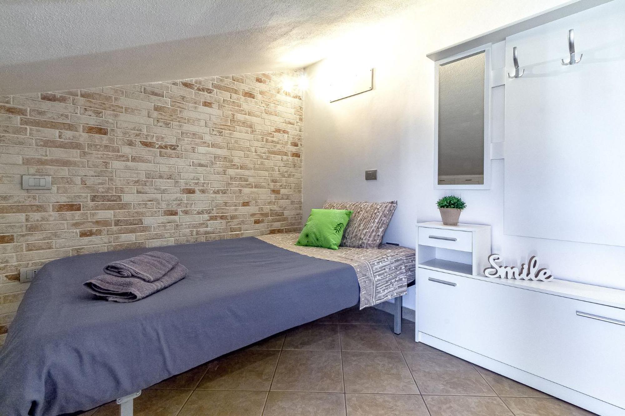 Charlotte Apartment - For Family And Groups Porto Torres Esterno foto