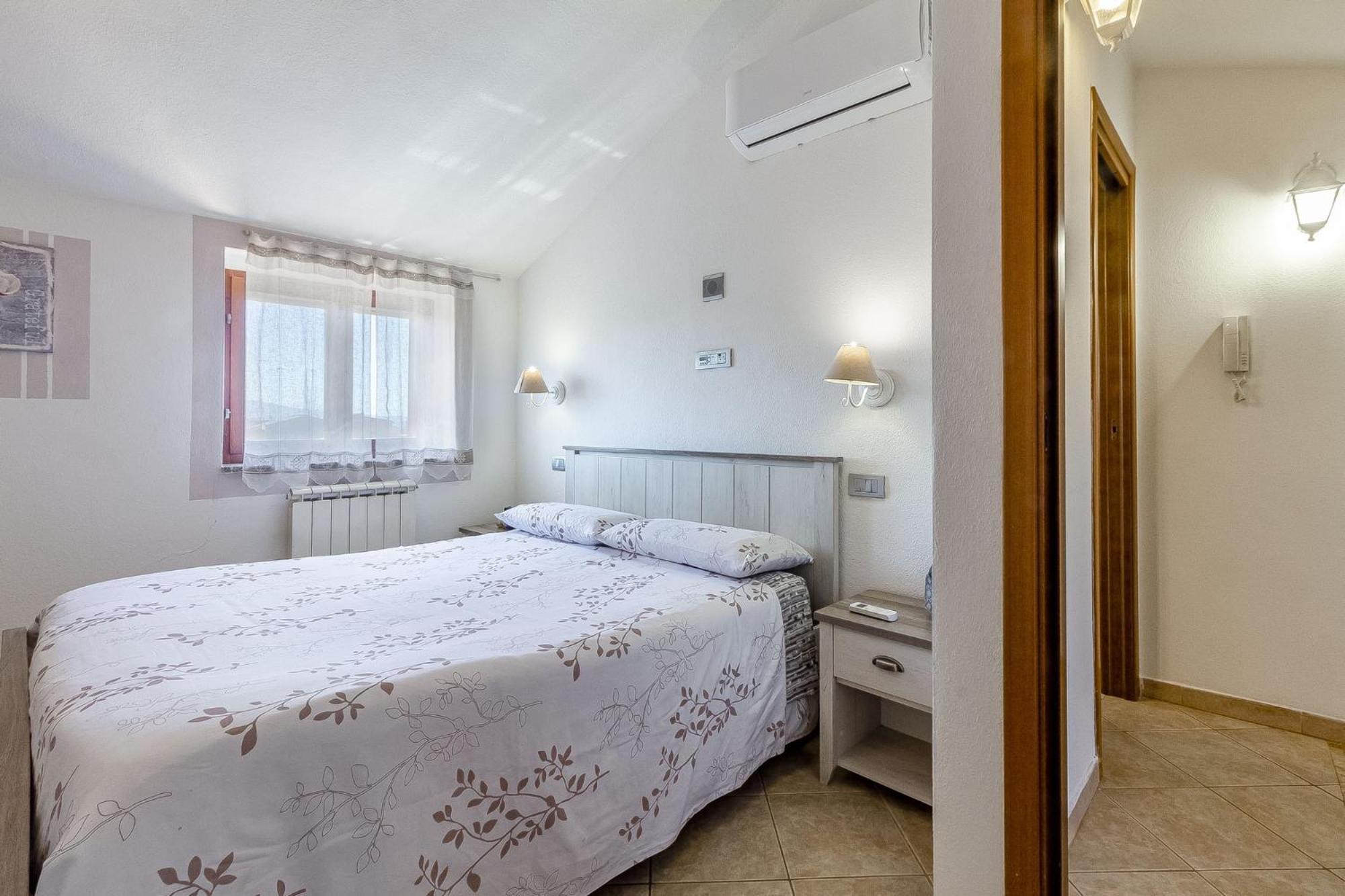 Charlotte Apartment - For Family And Groups Porto Torres Esterno foto